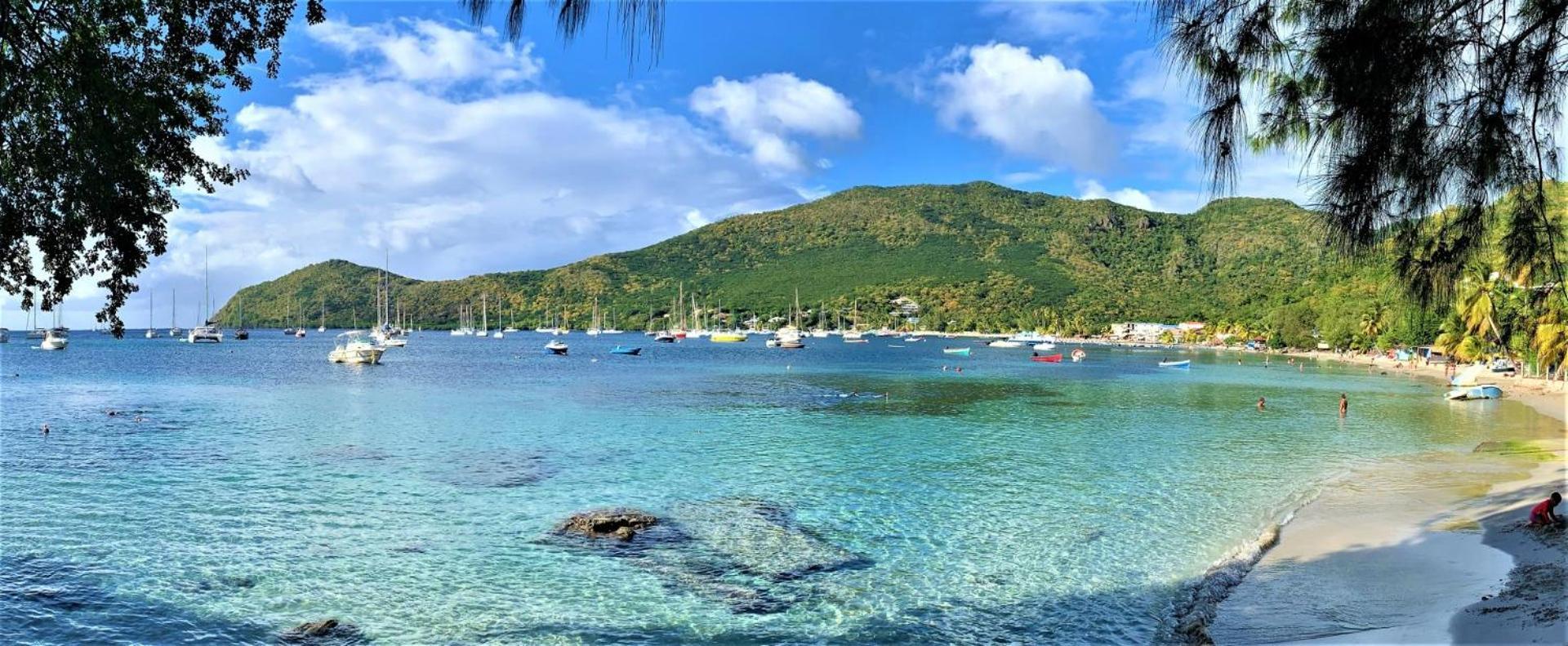 Chez Marie Andre Et Jeanne Apartment Grande Anse Bagian luar foto